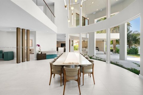 Villa ou maison à vendre à Golden Beach, Floride: 6 chambres, 586.49 m2 № 1116089 - photo 11