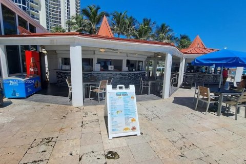 Hotel en venta en Sunny Isles Beach, Florida, 33.44 m2 № 1404616 - foto 14