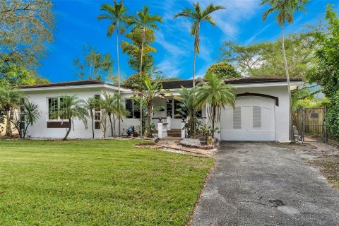 House in Miami, Florida 4 bedrooms, 251.39 sq.m. № 991354 - photo 2