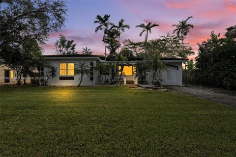 House in Miami, Florida 4 bedrooms, 251.39 sq.m. № 991354 - photo 1