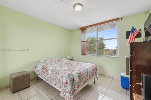 Condominio en venta en Hialeah, Florida, 2 dormitorios, 83.8 m2 № 1226206 - foto 10