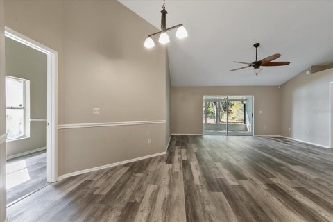 Casa en venta en Tampa, Florida, 4 dormitorios, 163.69 m2 № 1250547 - foto 8