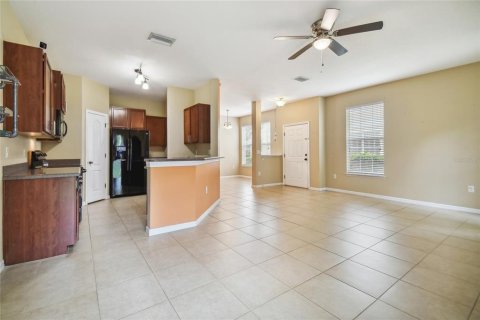 Townhouse in Plant City, Florida 3 bedrooms, 167.69 sq.m. № 1363937 - photo 12