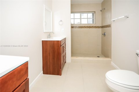 Casa en venta en Miami, Florida, 4 dormitorios, 206.99 m2 № 1309272 - foto 18