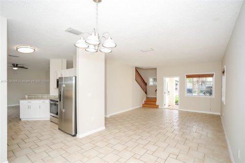 Casa en venta en Miami, Florida, 4 dormitorios, 206.99 m2 № 1309272 - foto 7