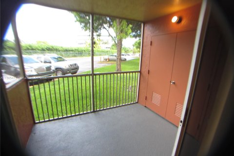 Condominio en venta en Doral, Florida, 1 dormitorio, 75.25 m2 № 1101810 - foto 7