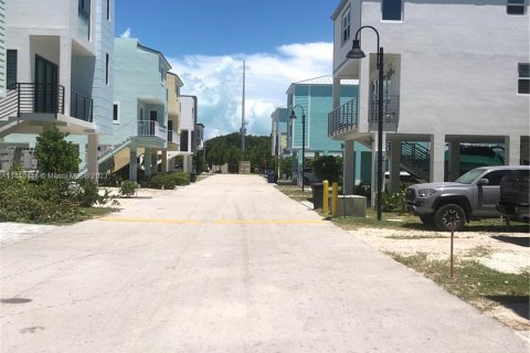 Terrain à vendre à Key Largo, Floride № 680214 - photo 3