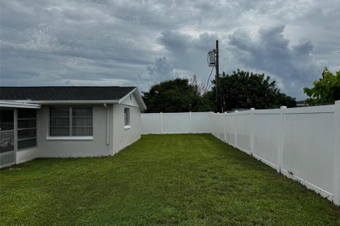 House in Holiday, Florida 3 bedrooms, 127.09 sq.m. № 1364378 - photo 6