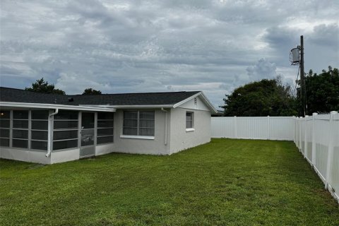 House in Holiday, Florida 3 bedrooms, 127.09 sq.m. № 1364378 - photo 7