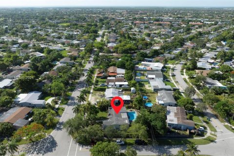 House in Cutler Bay, Florida 3 bedrooms, 120.68 sq.m. № 1232743 - photo 29