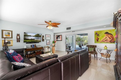 Villa ou maison à vendre à Cutler Bay, Floride: 3 chambres, 120.68 m2 № 1232743 - photo 6