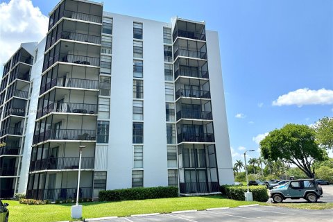 Condo in Aventura, Florida, 1 bedroom  № 1181488 - photo 13