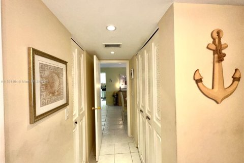 Condo in Aventura, Florida, 1 bedroom  № 1181488 - photo 29