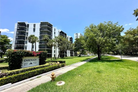 Copropriété à vendre à Aventura, Floride: 1 chambre, 92.34 m2 № 1181488 - photo 1