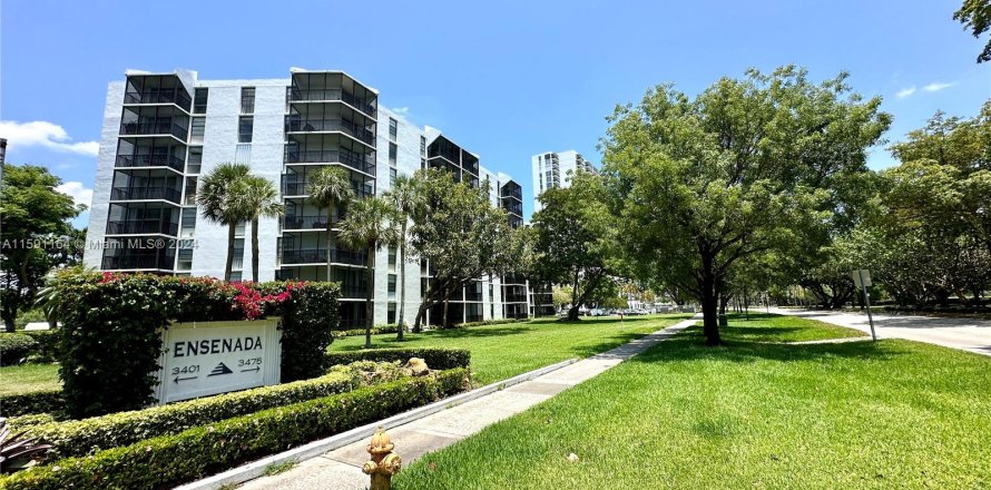 Condo in Aventura, Florida, 1 bedroom  № 1181488