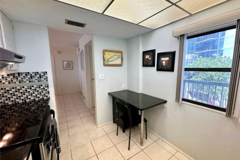 Copropriété à vendre à Aventura, Floride: 1 chambre, 92.34 m2 № 1181488 - photo 12