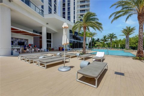 Copropriété à vendre à North Miami Beach, Floride: 2 chambres, 102.84 m2 № 1290968 - photo 27