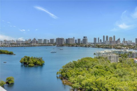 Condominio en venta en North Miami Beach, Florida, 2 dormitorios, 102.84 m2 № 1290968 - foto 15