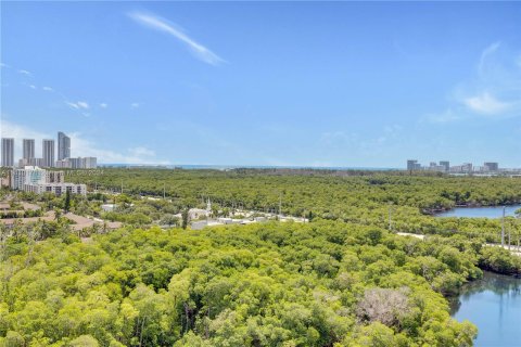 Copropriété à vendre à North Miami Beach, Floride: 2 chambres, 102.84 m2 № 1290968 - photo 28