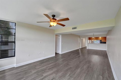 Condo in Davie, Florida, 2 bedrooms  № 1290917 - photo 9