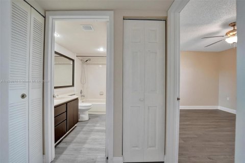 Copropriété à vendre à Davie, Floride: 2 chambres, 128.67 m2 № 1290917 - photo 23