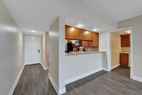 Condo in Davie, Florida, 2 bedrooms  № 1290917 - photo 30