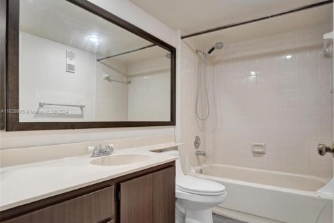 Condo in Davie, Florida, 2 bedrooms  № 1290917 - photo 25