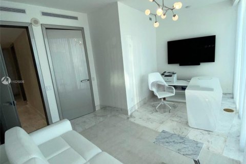 Condo in Sunny Isles Beach, Florida, 4 bedrooms  № 21431 - photo 10