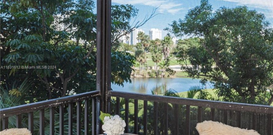 Condo in Aventura, Florida, 2 bedrooms  № 1292829