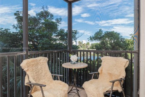 Copropriété à vendre à Aventura, Floride: 2 chambres, 105.72 m2 № 1292829 - photo 4