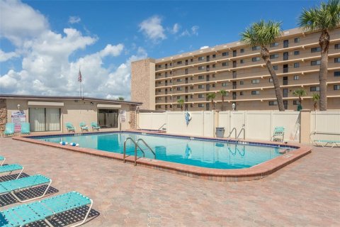 Condo in Cocoa Beach, Florida, 3 bedrooms  № 1379908 - photo 3