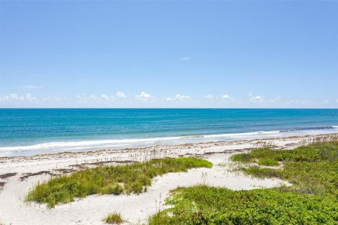 Condo in Cocoa Beach, Florida, 3 bedrooms  № 1379908 - photo 13