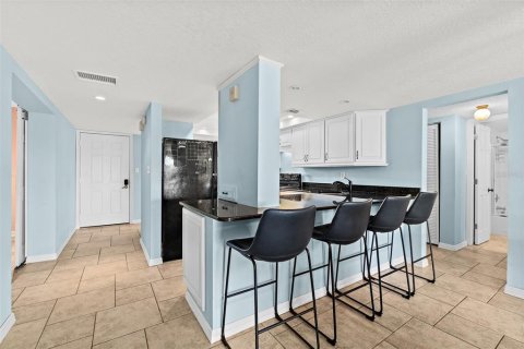 Condo in Cocoa Beach, Florida, 3 bedrooms  № 1379908 - photo 7