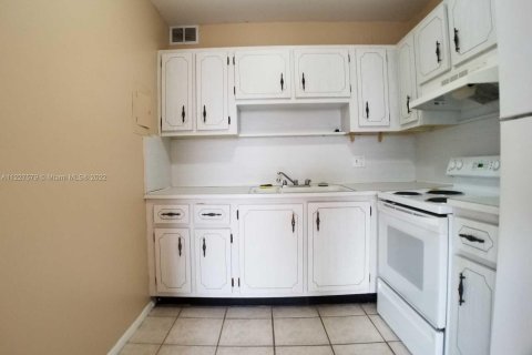 Condominio en venta en Lake Worth, Florida, 1 dormitorio, 50.17 m2 № 13160 - foto 12