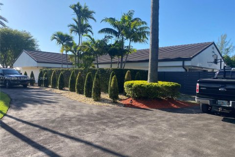 Casa en venta en Palmetto Bay, Florida, 4 dormitorios, 197.88 m2 № 1155234 - foto 4