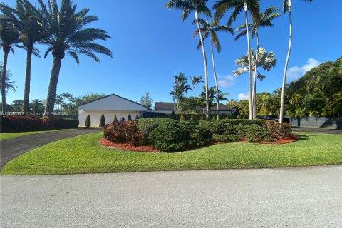 Casa en venta en Palmetto Bay, Florida, 4 dormitorios, 197.88 m2 № 1155234 - foto 1