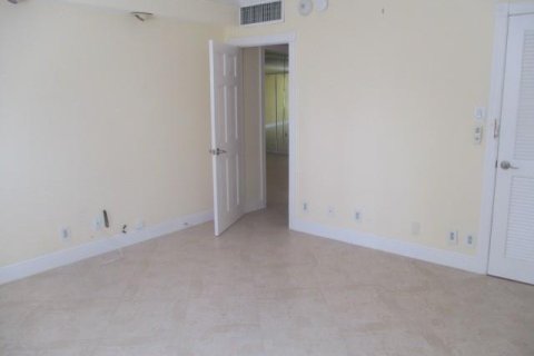 Condo in Boca Raton, Florida, 2 bedrooms  № 1183028 - photo 8