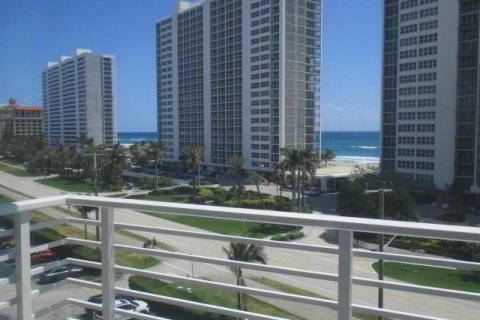 Condominio en venta en Boca Raton, Florida, 2 dormitorios, 142.6 m2 № 1183028 - foto 2