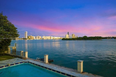 Купить земельный участок в Майами-Бич, Флорида № 942788 - фото 12
