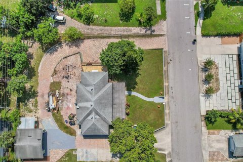 Villa ou maison à vendre à Lake Worth, Floride: 3 chambres, 136.38 m2 № 1423689 - photo 30