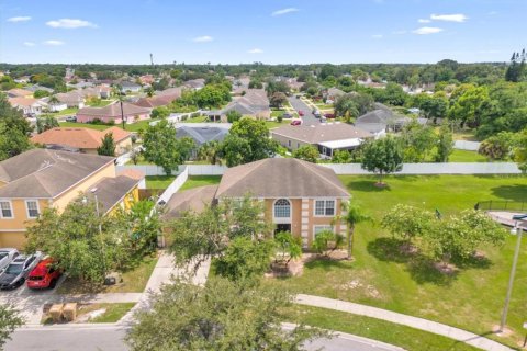 Villa ou maison à vendre à Kissimmee, Floride: 3 chambres, 224.45 m2 № 1313670 - photo 4