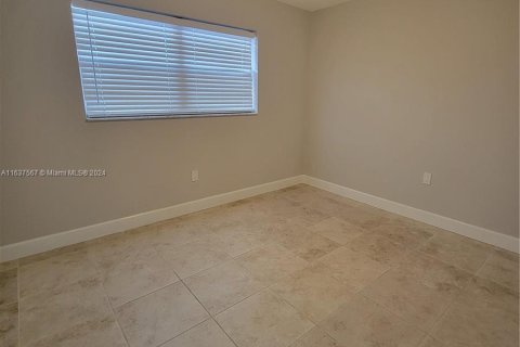 Condo in Sunrise, Florida, 2 bedrooms  № 1310632 - photo 15