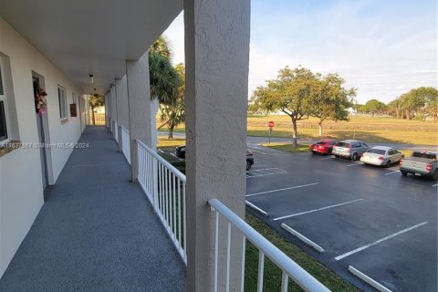 Condo in Sunrise, Florida, 2 bedrooms  № 1310632 - photo 19