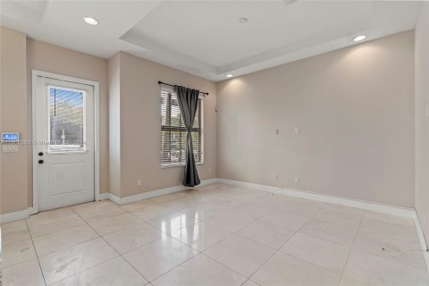 Townhouse in Doral, Florida 3 bedrooms, 173.26 sq.m. № 1232980 - photo 4