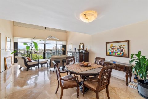 Condo in Miami, Florida, 3 bedrooms  № 1232981 - photo 10