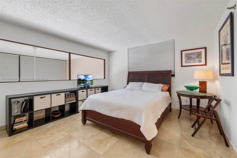 Condo in Miami, Florida, 3 bedrooms  № 1232981 - photo 7