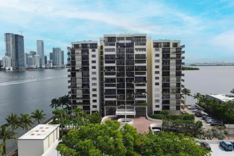 Condominio en venta en Miami, Florida, 3 dormitorios, 170.94 m2 № 1232981 - foto 1