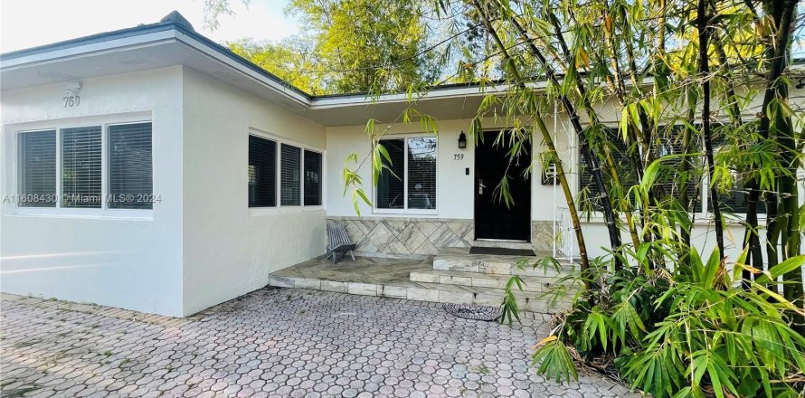 House in Miami, Florida 3 bedrooms, 142.88 sq.m. № 1232982