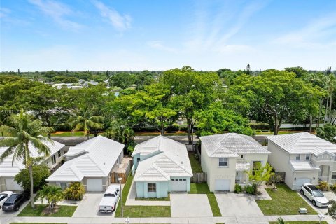 House in Margate, Florida 3 bedrooms, 111.02 sq.m. № 1269310 - photo 4