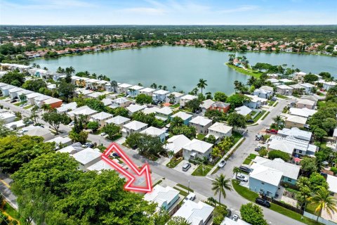 Villa ou maison à vendre à Margate, Floride: 3 chambres, 111.02 m2 № 1269310 - photo 2